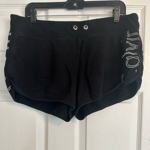 GUC Calvin Klein black shorts size large
